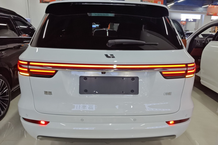 理想汽车 理想ONE 2021款 增程6座版车身外观6