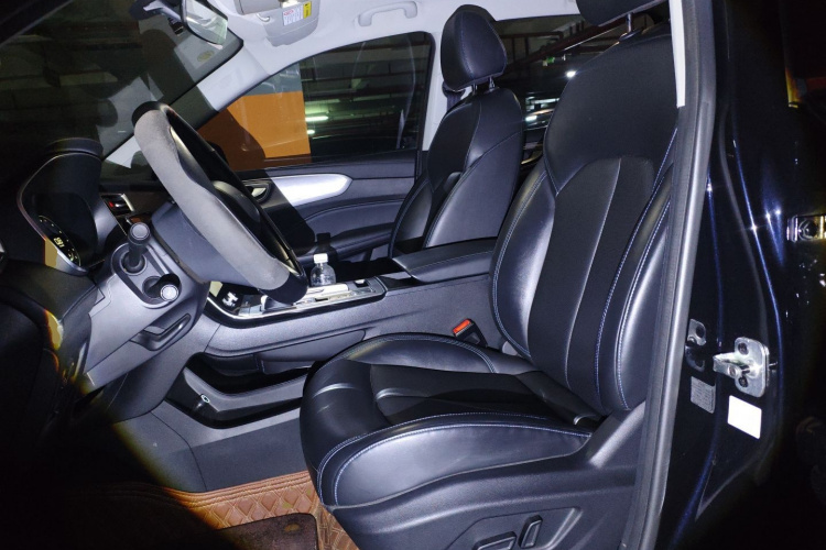 荣威RX5 2020款 PLUS 300TGI 自动Ali国潮旗舰版中控内饰19