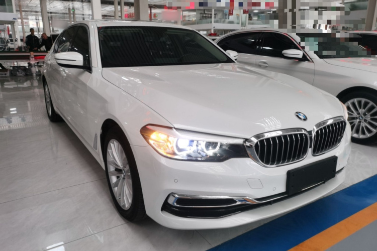 宝马5系 2020款 525Li 豪华套装车身外观3