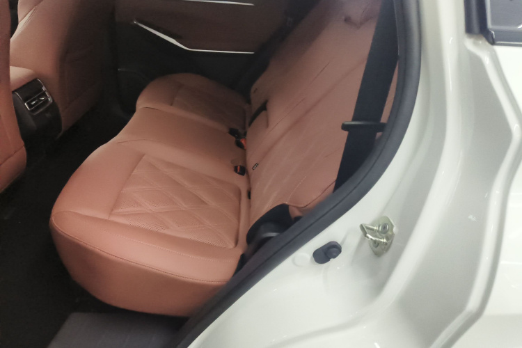 长安CS75 PLUS 2023款 第三代 1.5T 自动尊贵型中控内饰21