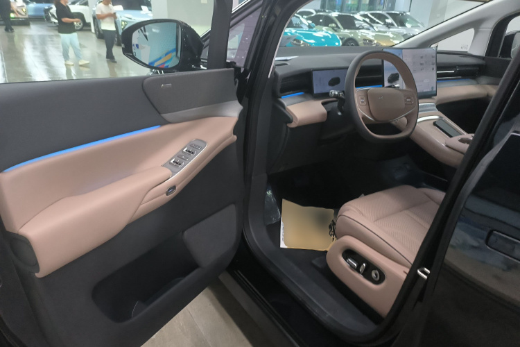 小鹏X9 2025款 650长续航 Max中控内饰20