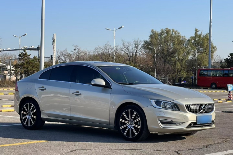 沃尔沃S60 2019款 S60L 改款 T5 智驭菁英版车身外观6004