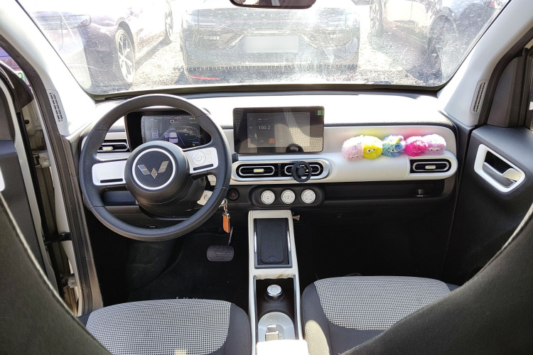 五菱汽车 宏光MINIEV 2024款 第三代 215km 进阶版中控内饰12