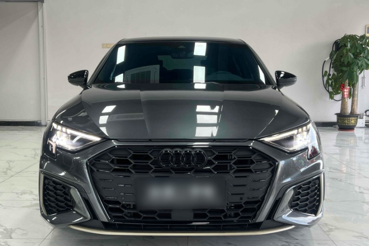 奥迪A3 2024款 A3L Limousine 35 TFSI RS套件燃速型车身外观6010