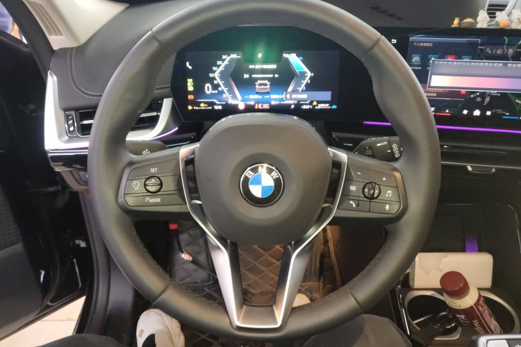 宝马X1 2023款 sDrive25Li X设计套装中控内饰13
