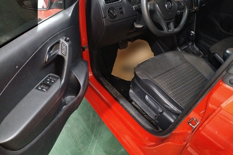 大众 Polo 2014款 1.4L 自动舒适版中控内饰20