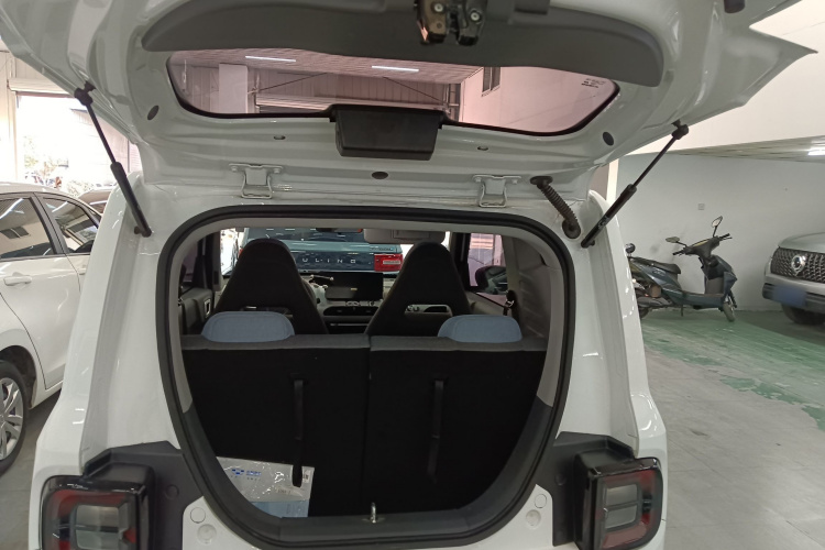 吉利银河 2024款 熊猫mini 200km 龙腾PRO版机舱底盘23