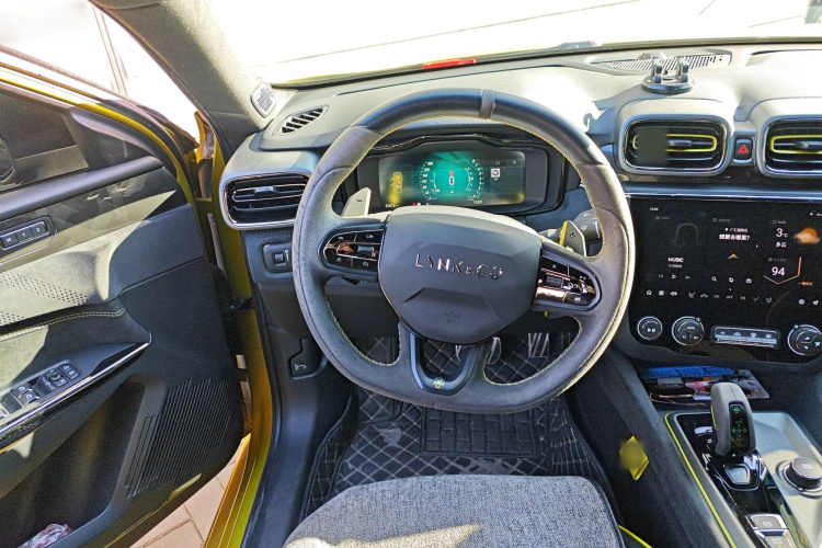 领克03 2021款 03+ 2.0TD 自动驭风版中控内饰13