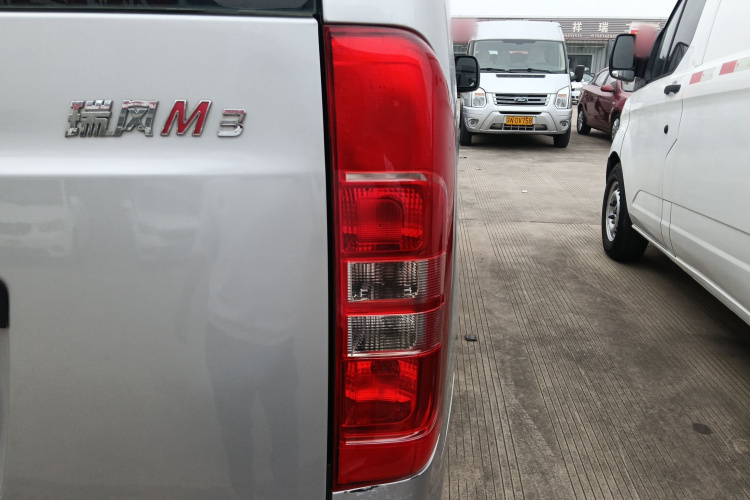 江淮瑞风 瑞风M3 2019款 PLUS 创客版 1.8L 豪华型车身外观9