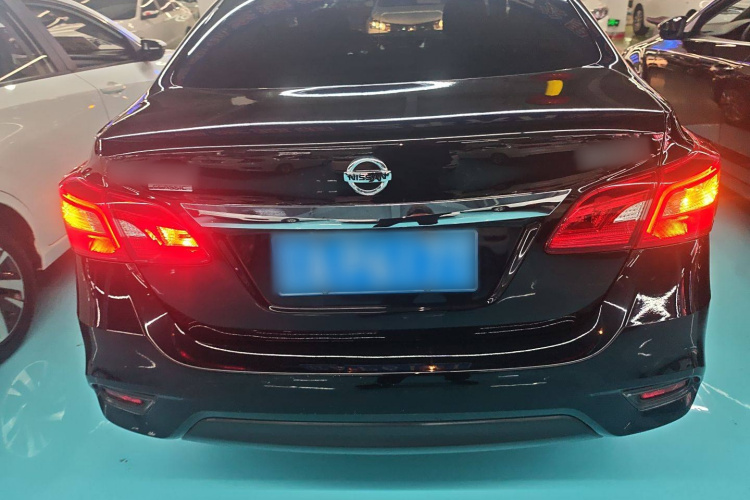 日产 轩逸 2022款 经典 1.6XE CVT舒适版车身外观6