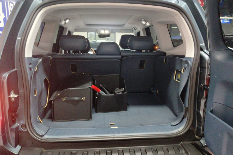 深蓝汽车 深蓝G318 2024款 两驱空悬版机舱底盘23