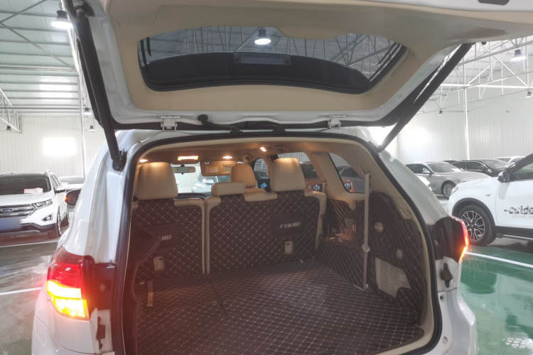 丰田 汉兰达 2021款 2.0T 两驱精英版 7座机舱底盘23