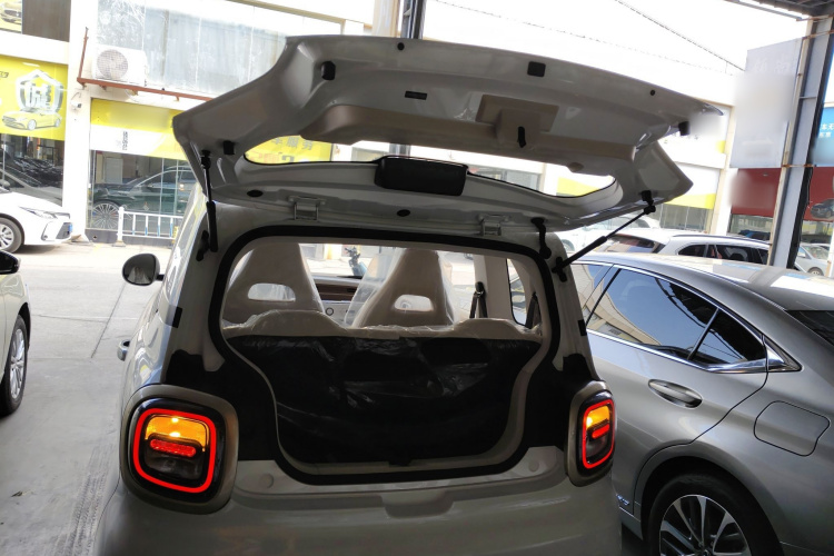 奔腾小马 2025款 222km 灵动马机舱底盘23