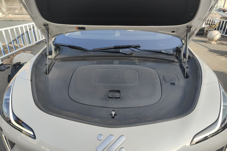 智己汽车 智己LS7 2023款 90kWh Elite后驱版机舱底盘24