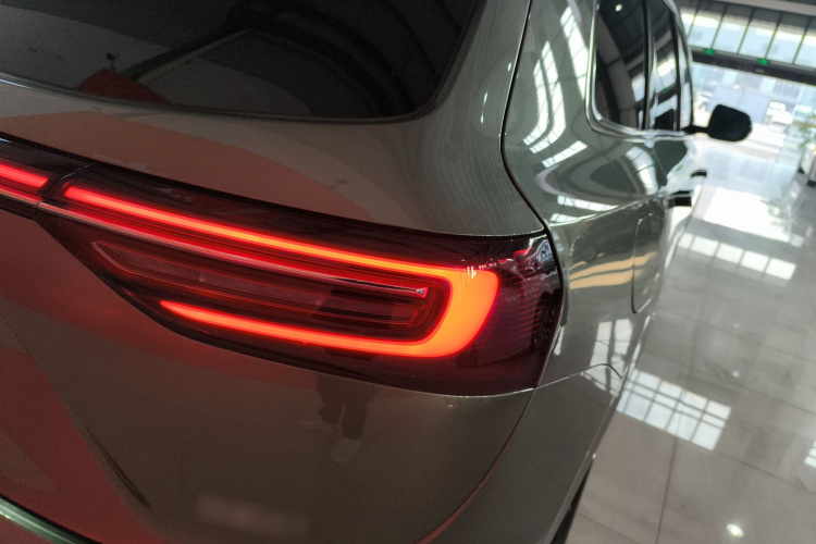 鸿蒙智行 问界M7 2024款 1.5T 后驱Plus版 5座车身外观6006