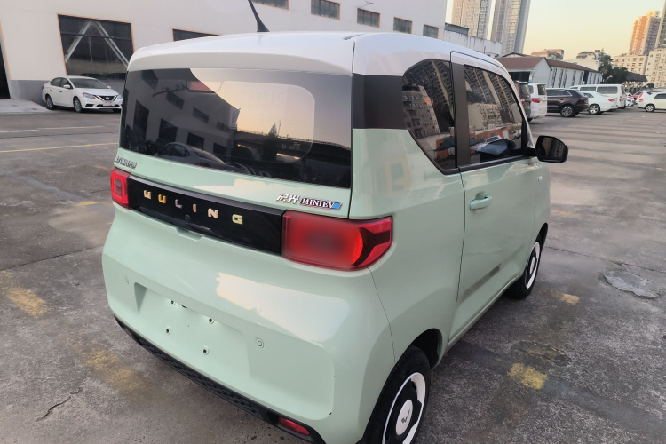 五菱汽车 宏光MINIEV 2022款 马卡龙臻享款 磷酸铁锂车身外观6005