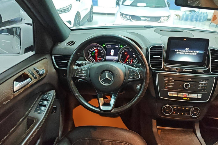 奔驰GLE 2017款 GLE 400 4MATIC局部细节13