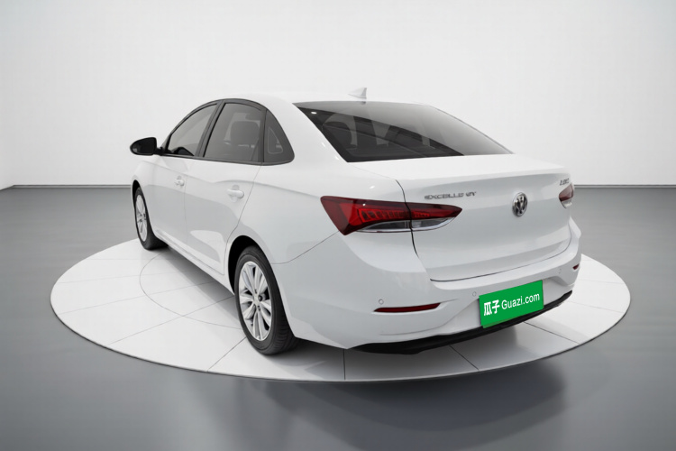 别克 英朗 2021款 改款 典范 1.5L 自动精英型车身外观5