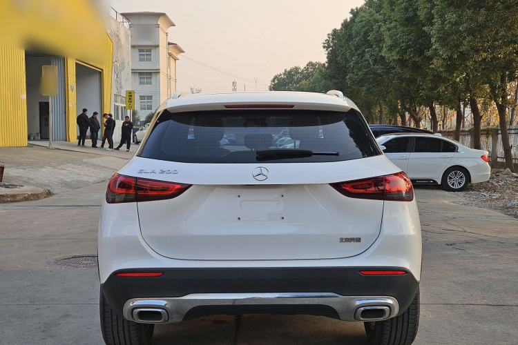 奔驰GLA 2022款 改款二 GLA 200车身外观6004