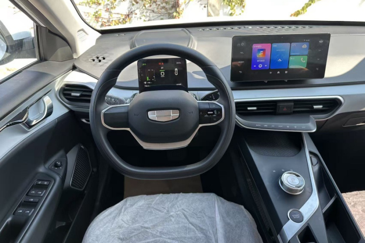 吉利几何A 2024款 410KM 出行版中控内饰7005