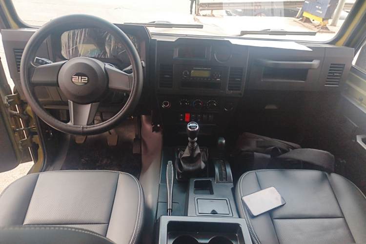 BAW北汽制造 212经典 2023款 狙击手 2.4T 手动轻装款中控内饰12