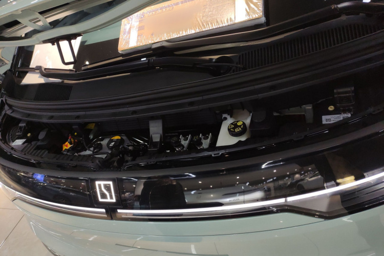 极氪MIX 2025款 长续航智驾版机舱底盘24