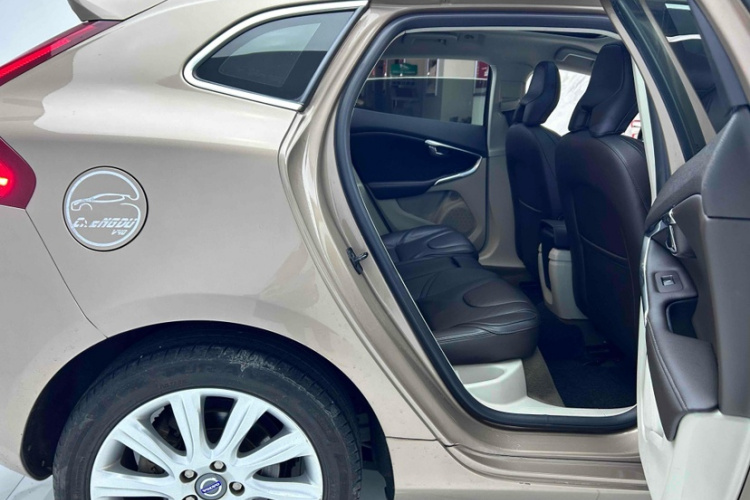 沃尔沃V40 2013款 2.0T 智雅版车身外观6010