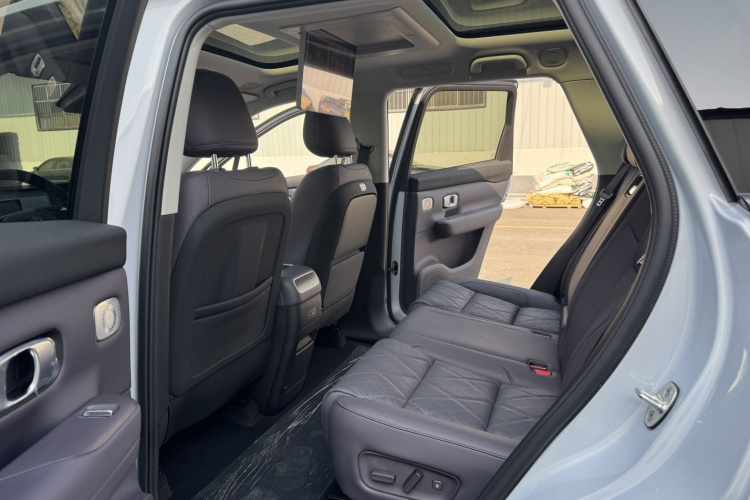 零跑汽车 零跑C16 2026款 增程 280激光雷达智尊版 5座中控内饰7002