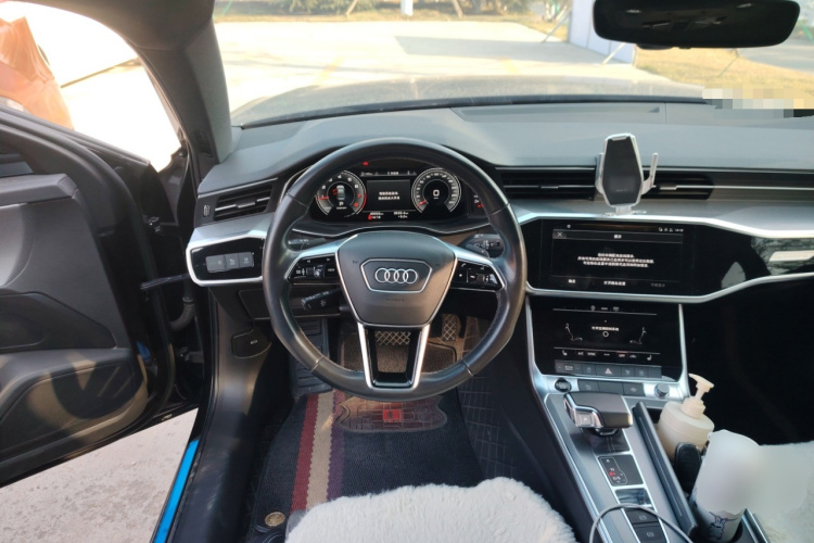 奥迪A6L 2022款 45 TFSI quattro 臻选动感型中控内饰13