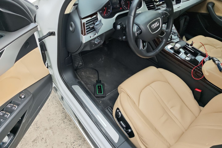 奥迪A8 2013款 A8L 45 TFSI quattro舒适型中控内饰7003