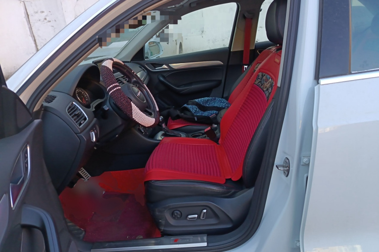 奥迪Q3 2016款 35 TFSI quattro 全时四驱风尚型中控内饰19