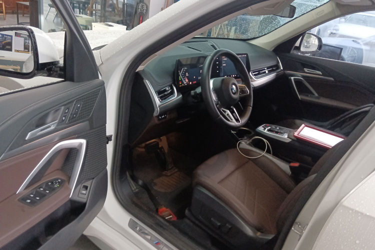 宝马X1 2024款 sDrive25Li M运动套装中控内饰20