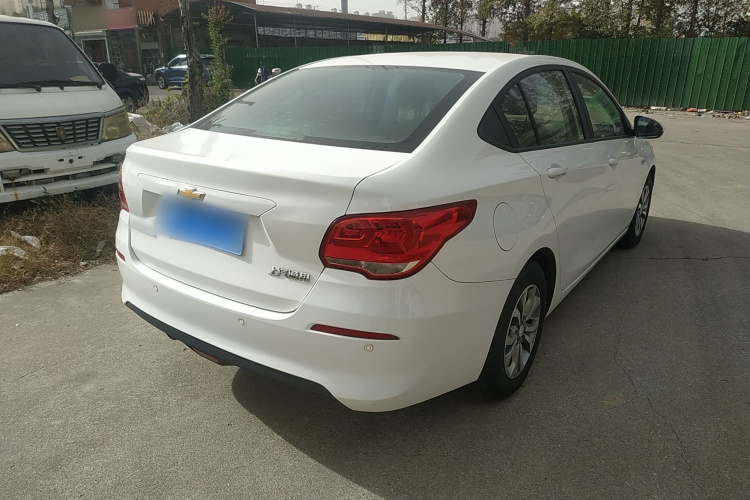 雪佛兰 科沃兹 2016款 1.5L 手动欣享版车身外观7