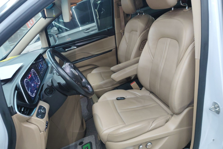 别克GL8 2021款 ES陆尊 653T 智慧旗舰型中控内饰19