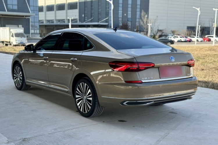 大众 帕萨特 2019款 380TSI 尊贵版 国VI车身外观6004