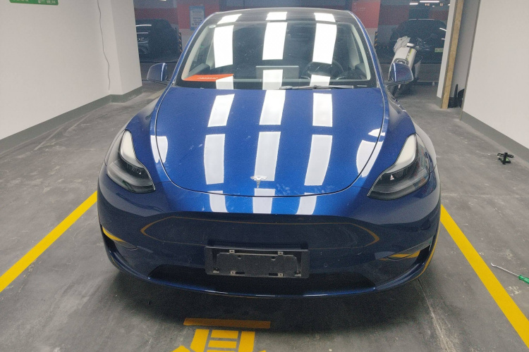 特斯拉 Model Y 2021款 标准续航后驱版车身外观2