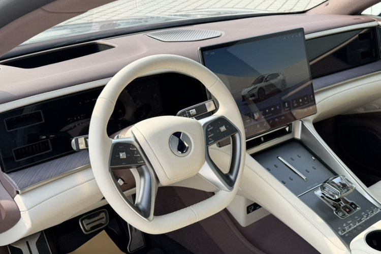 腾势Z9GT 2024款 1100四驱Max版局部细节9002