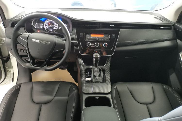 启辰D60 2023款 PLUS 1.6L XE CVT潮领版中控内饰12