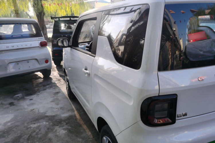 吉利银河 2024款 熊猫mini 200km 耐力熊车身外观4