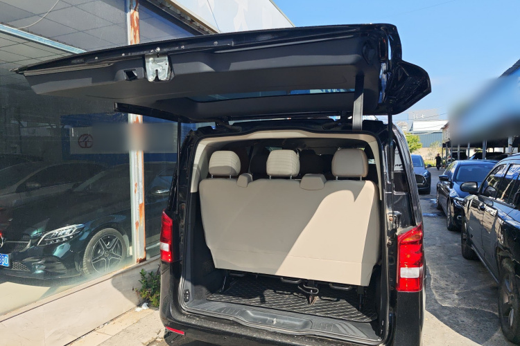 奔驰 威霆 2018款 2.0T 精英版 9座 国VI局部细节23