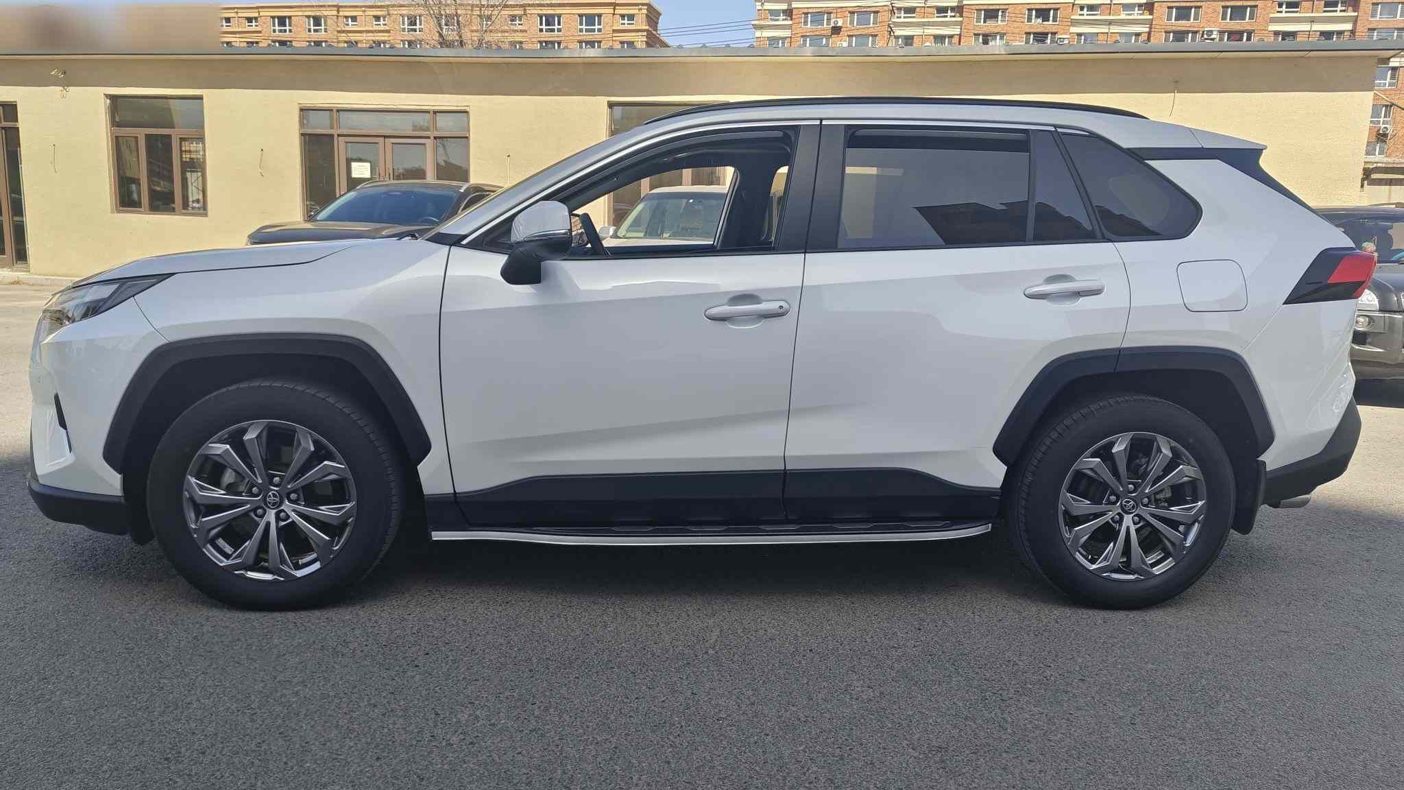 丰田 RAV4荣放 2023款 2.0L CVT两驱风尚Plus版(4)