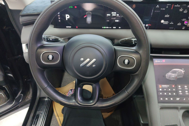 智己汽车 智己LS6 2023款 Max 长续航版中控内饰13