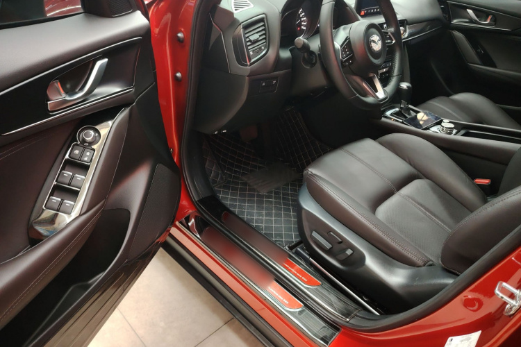 马自达CX-4 2020款 2.5L 自动两驱蓝天驾趣版中控内饰7003