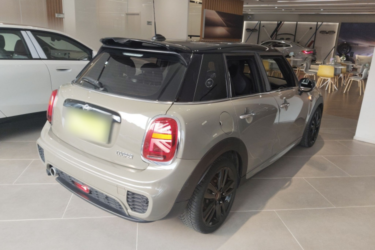 MINI 2019款 1.5T COOPER 赛车手 五门版车身外观7