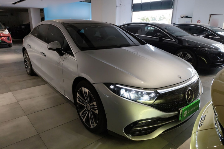 奔驰EQS 2022款 改款 450+ 先锋版车身外观3