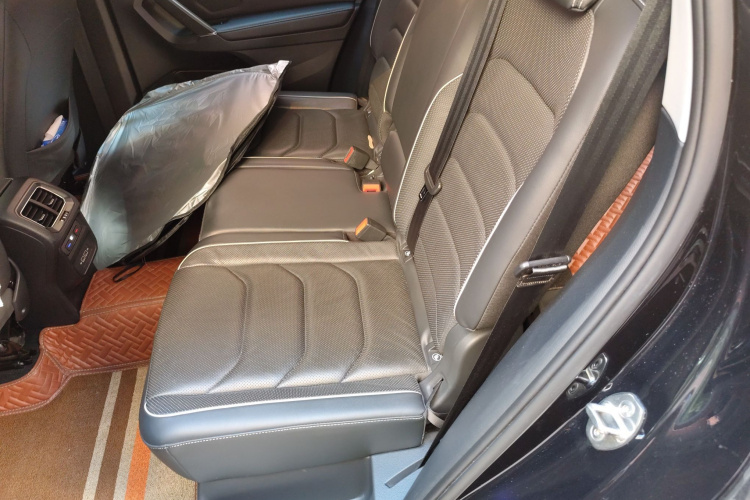 大众 途观L 2021款 330TSI 自动两驱R-Line旗舰版中控内饰21