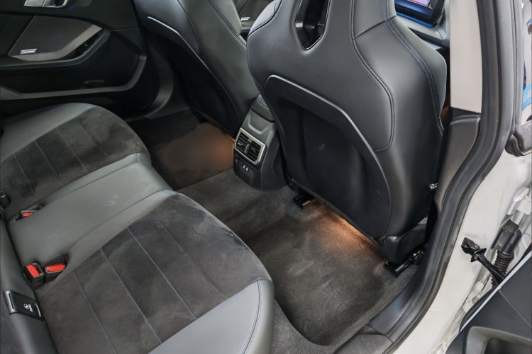 宝马2系 2025款 225L M运动曜夜套装中控内饰7014