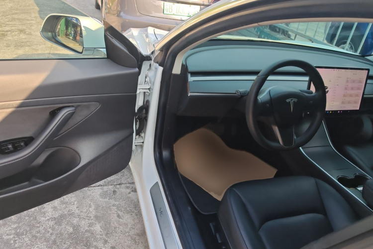 特斯拉 Model 3(进口)  标准续航后驱升级版(60度)中控内饰7003