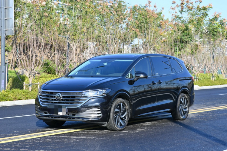 大众 威然 2023款 改款 380TSI 尊驰版车身外观1