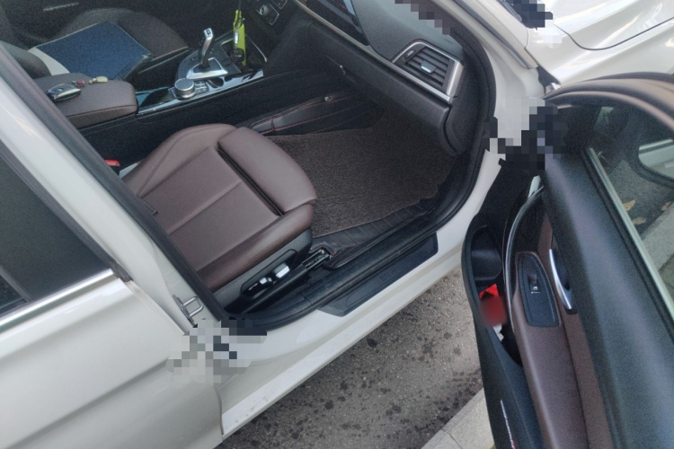 宝马3系 2019款 320Li 时尚型局部细节9005